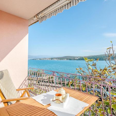 Gorgeous Apartment In Cizici With House Sea View Buitenkant foto